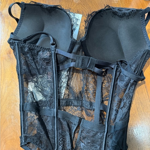Victoria’s Secret bombshell lace teddy bodysuit push-up bra adds 2 cup size NWOT - Picture 9 of 9